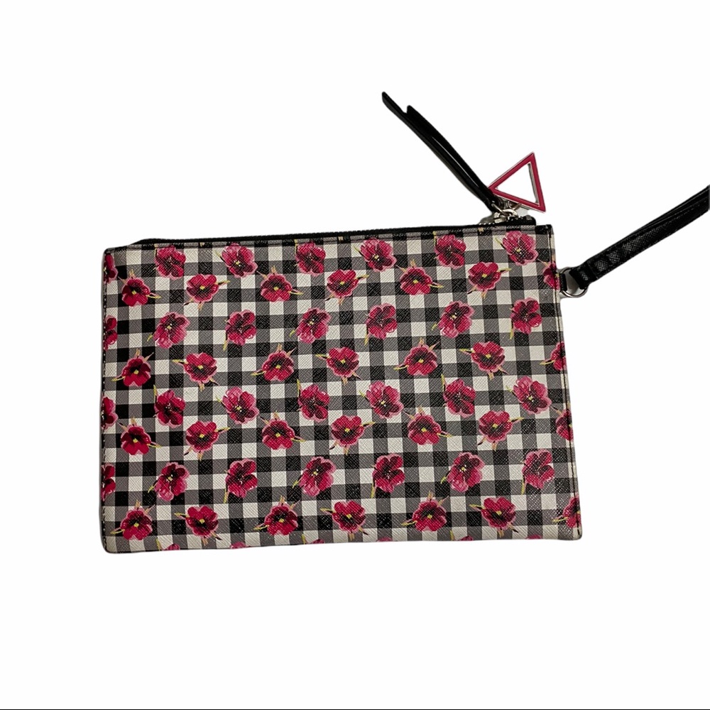 Guess wristlet - Picture 2 of 4